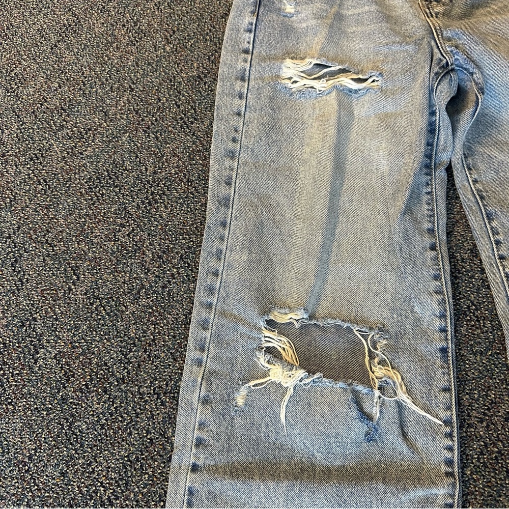 Hidden Ripped Jeans - Picture 2 of 5